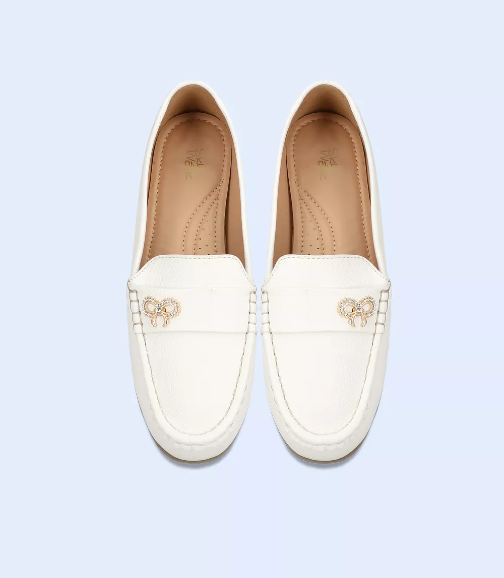 BW8882-WHITE-Women Comfort Moccasins