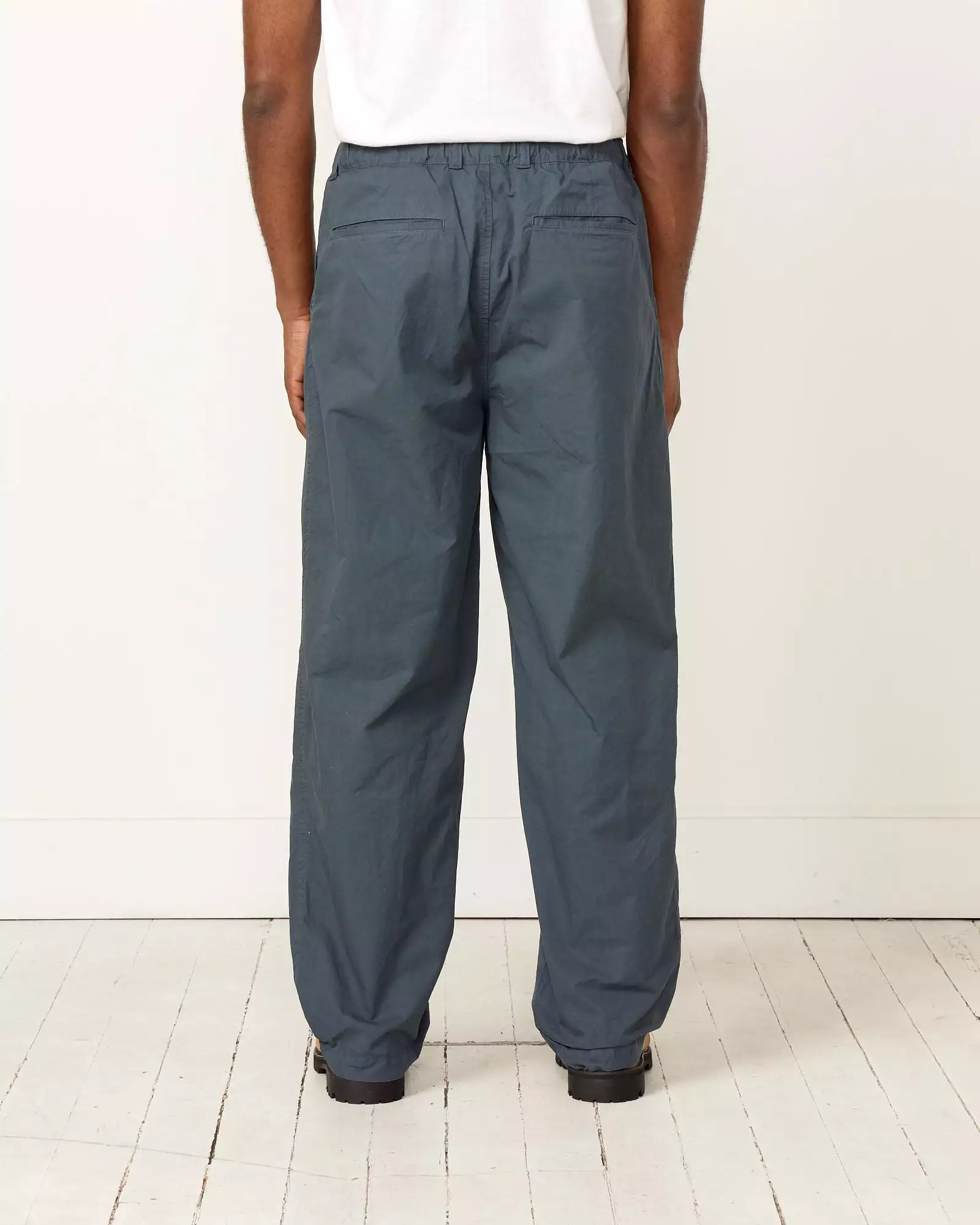 Deep Tuck Pant in Teal Blue