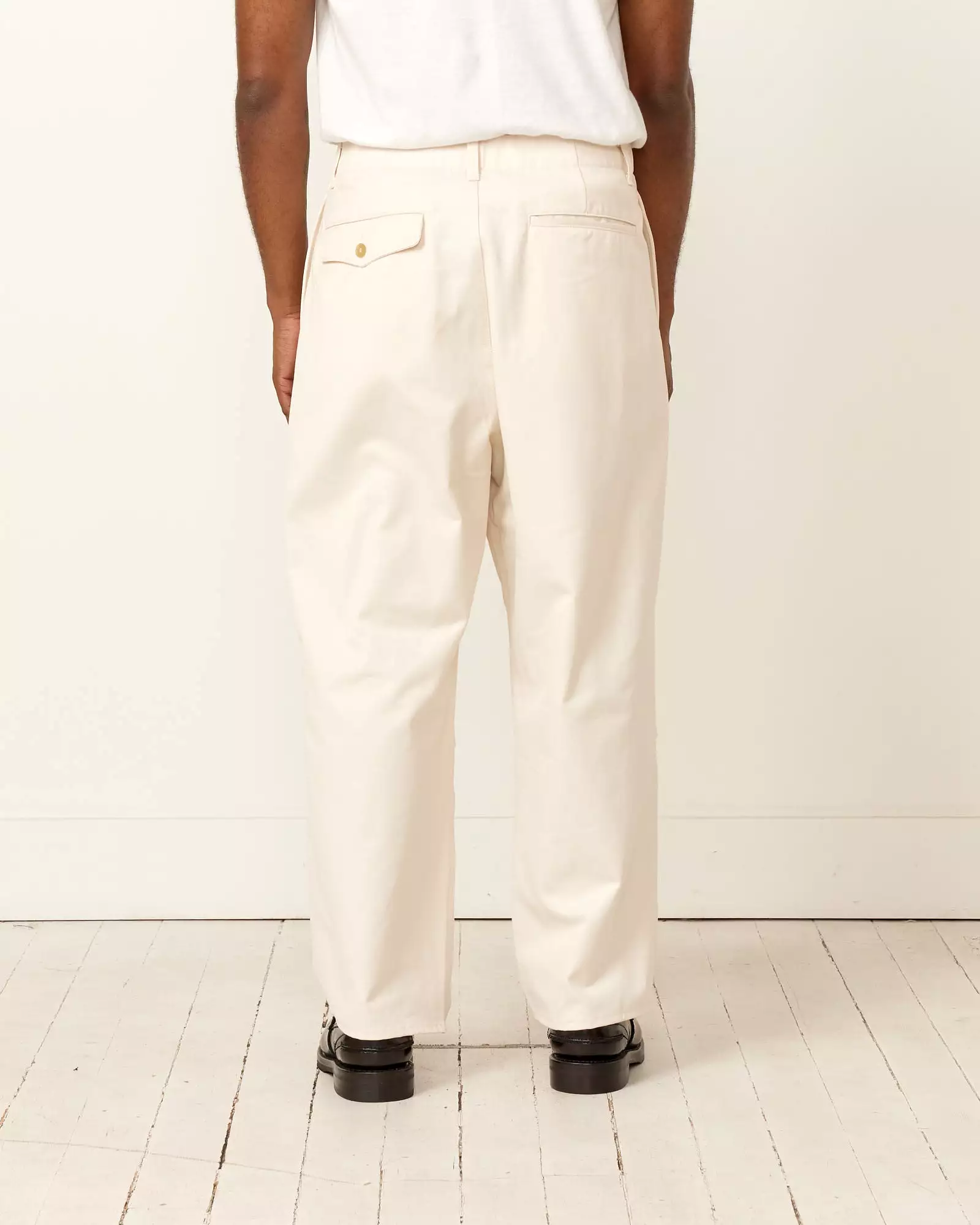 Selvedge Knee Tuck Pant in Ecru