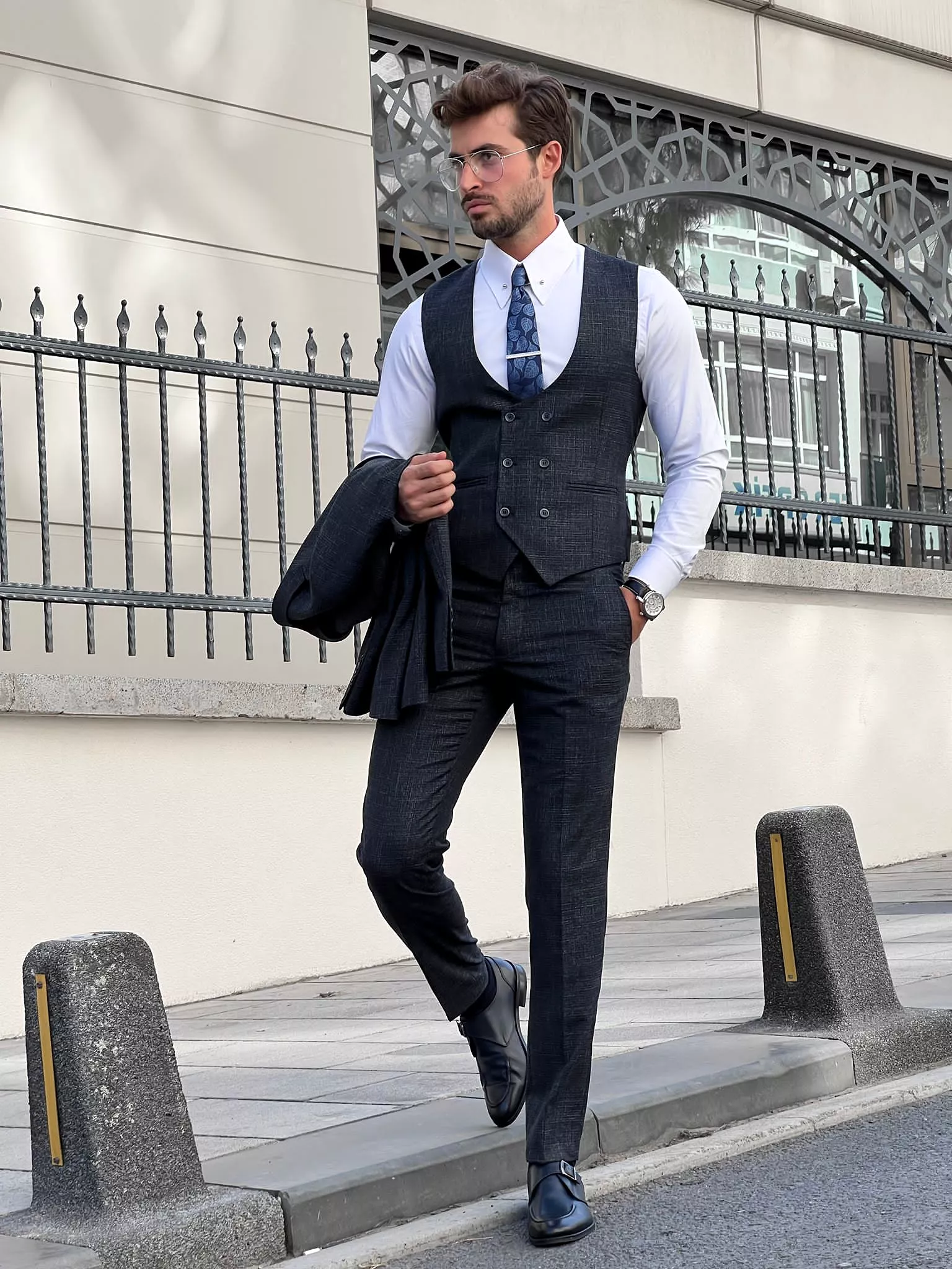 Slim Fit Self Pointed Collar Navy Blue Vest Sut