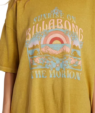 Women's Billabong Sunrise On The Beach Boyfriend T-Shirt